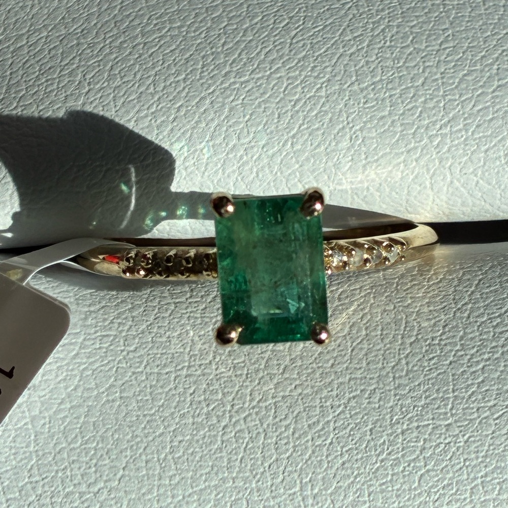 10k Gold Ring real Emerald - Picture 10 of 16